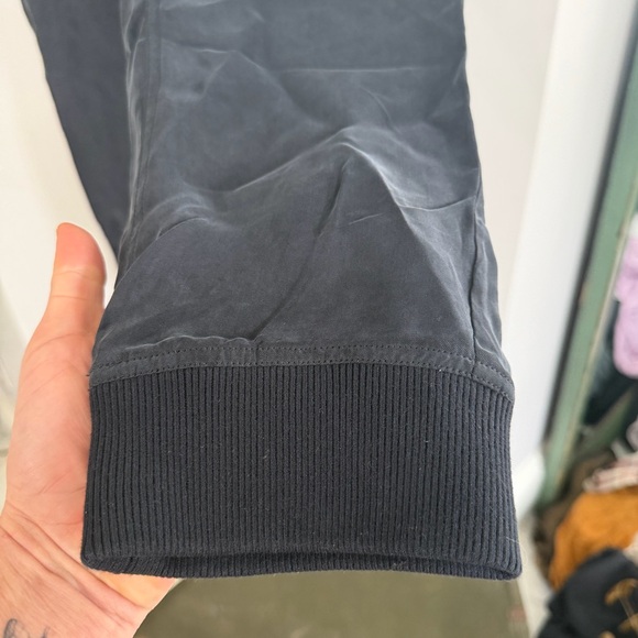 NWT Superdry Cupro (feels like silk!) Dark Navy Cuffed Woven Joggers Women’s 8 - Picture 2 of 10